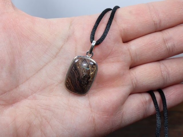 Boulder opal with cord or silver 925