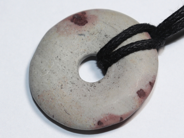 porcellanite with cord