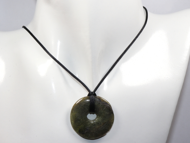 Preview: moss agate with cord