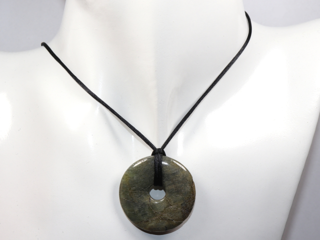 Preview: moss agate with cord