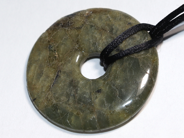 moss agate with cord