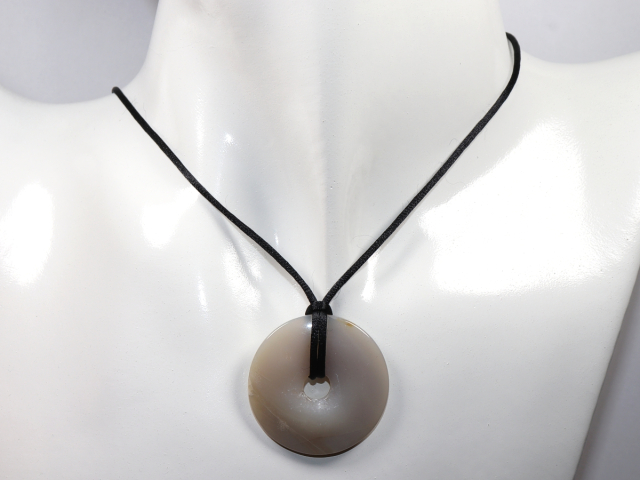 agate with cord