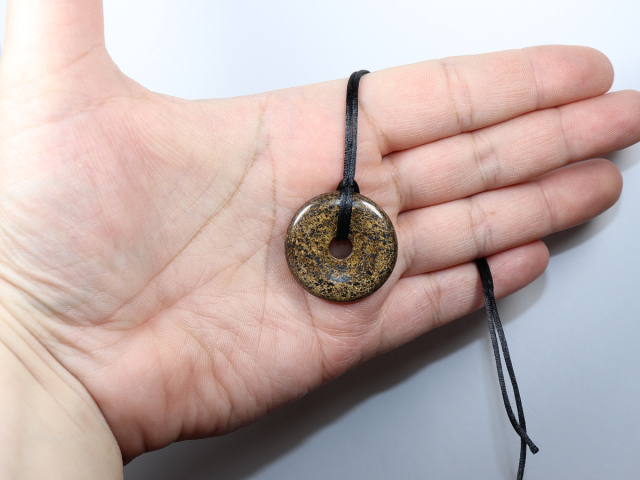 bronzite with cord