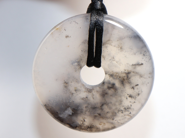 Dendritenchalcedon mit Band