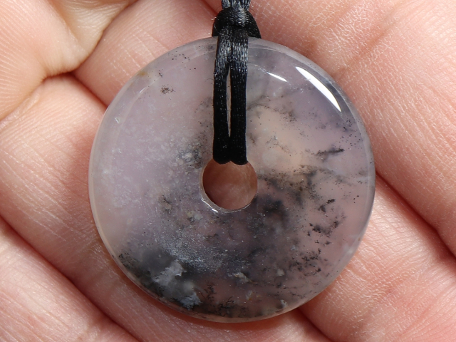 Dendritenchalcedon mit Band