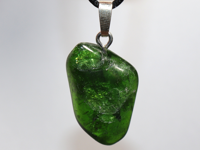 chrome diopside with cord or silver 925
