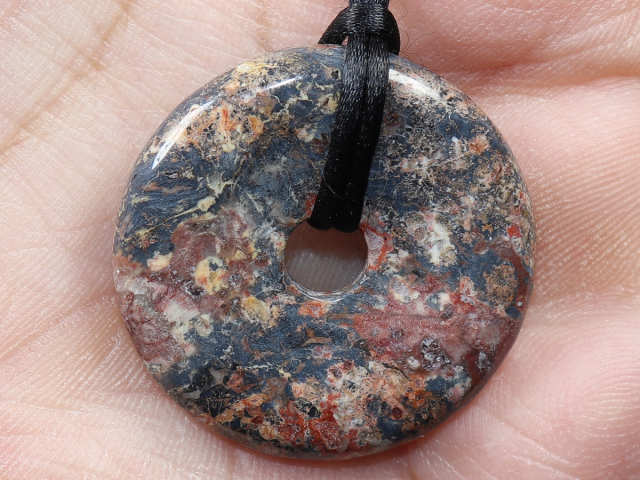 Breckzienjaspis mit Band