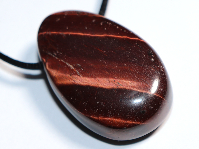 rotes Tigerauge mit Band oder Silber 925