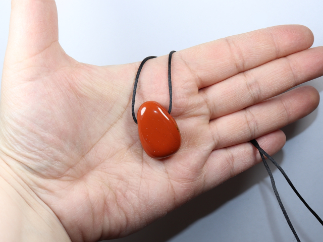 roter Jaspis mit Band oder Silber 925