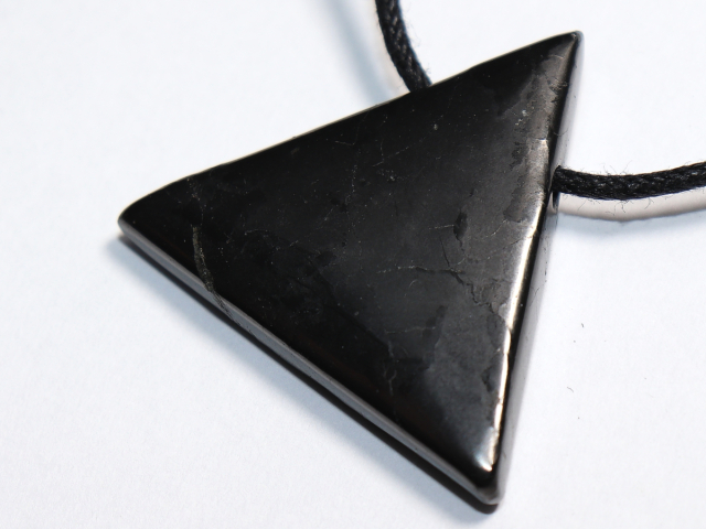 Shungit mit Band oder Silber 925