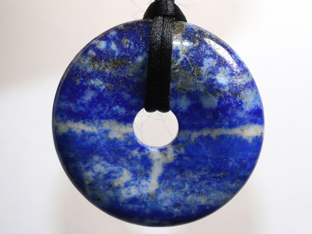 Lapislazuli mit Band