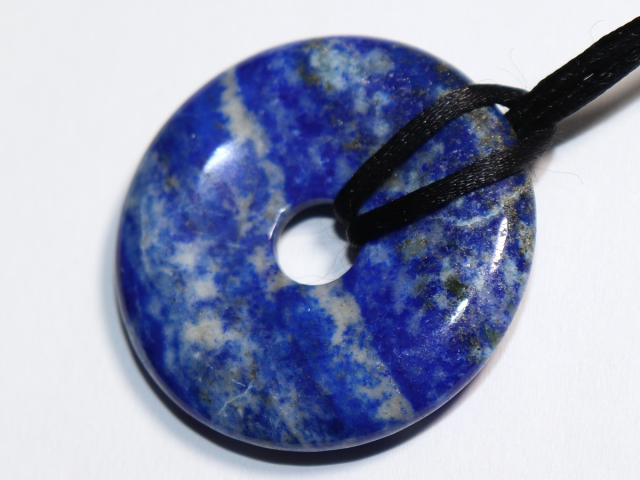 Lapislazuli mit Band