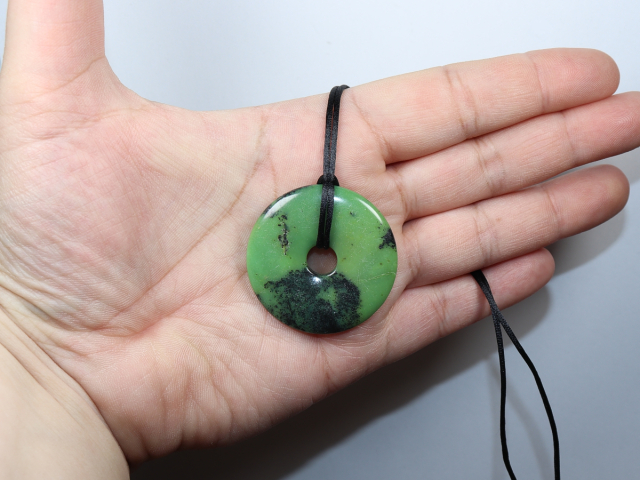 chrysoprase with cord