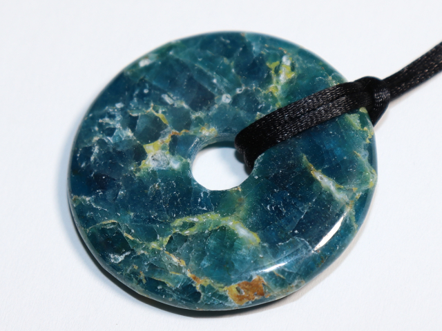 apatite with cord