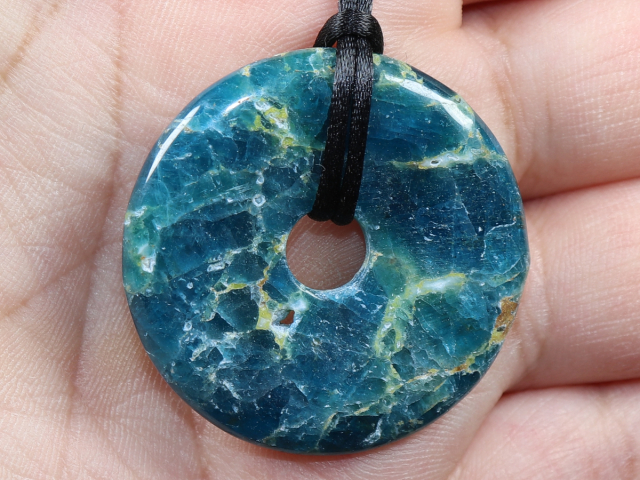 apatite with cord