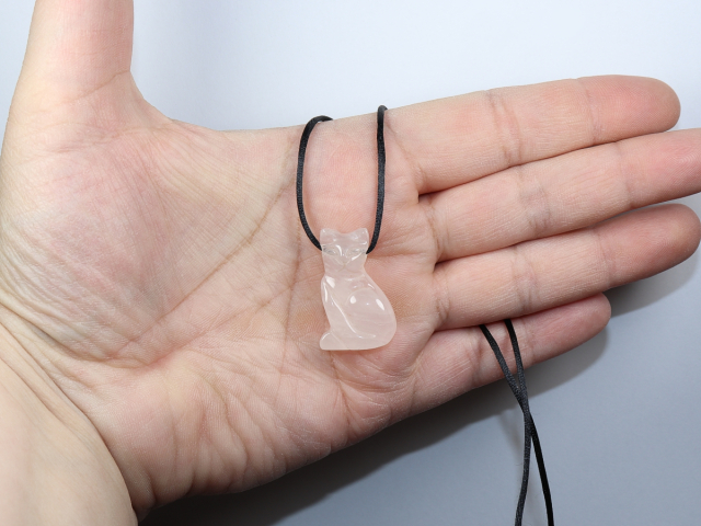 Rosenquarz mit Band oder Silber 925