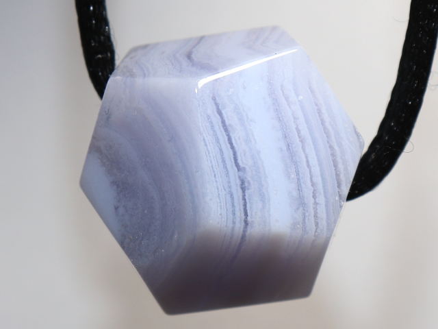 Chalcedon mit Band oder Silber 925