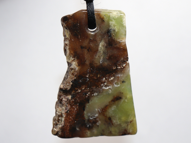 Preview: chrysoprase with cord