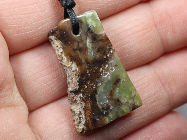 chrysoprase with cord