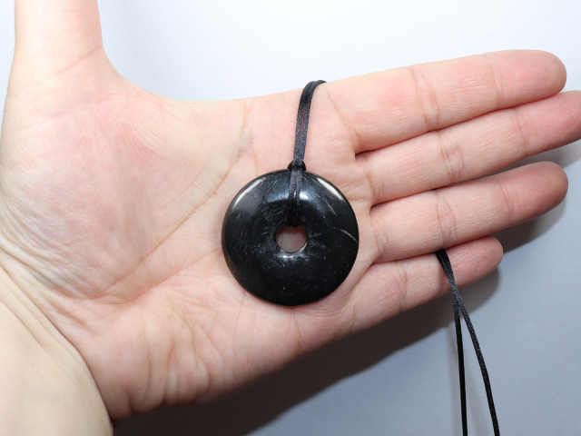 shungite with cord