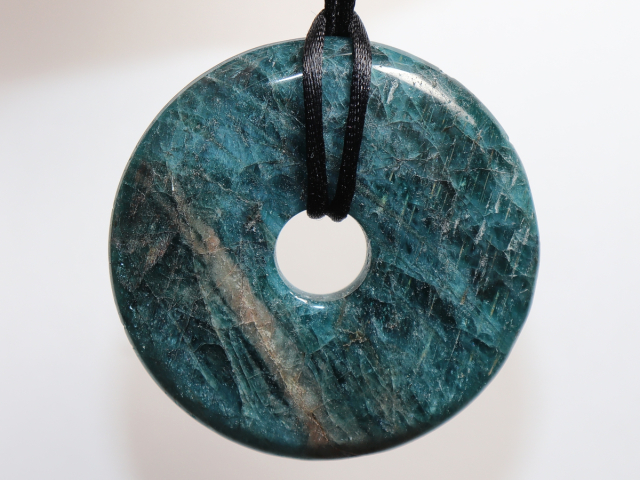 apatite with cord