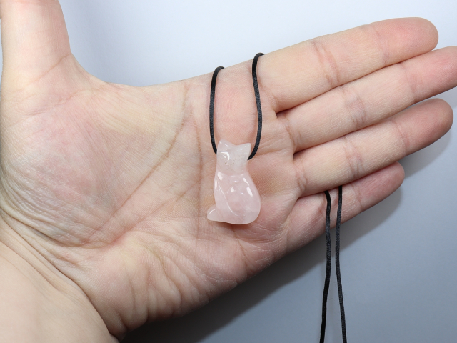 Rosenquarz mit Band oder Silber 925