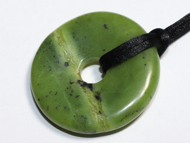 Preview: Nephrit mit Band