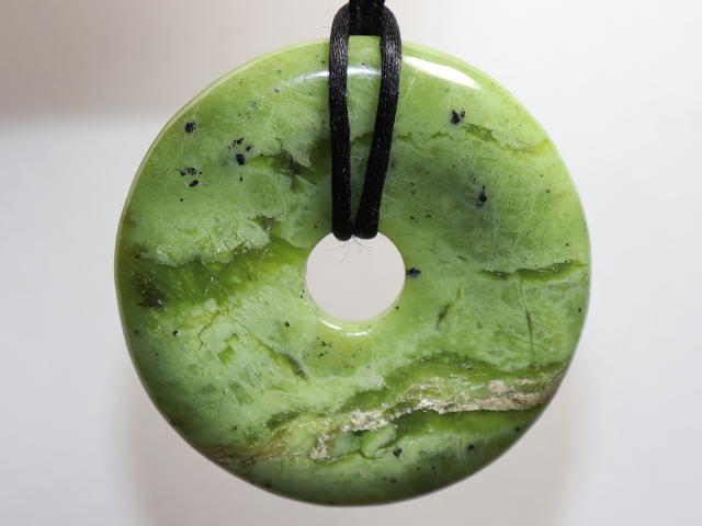 Preview: Nephrit mit Band