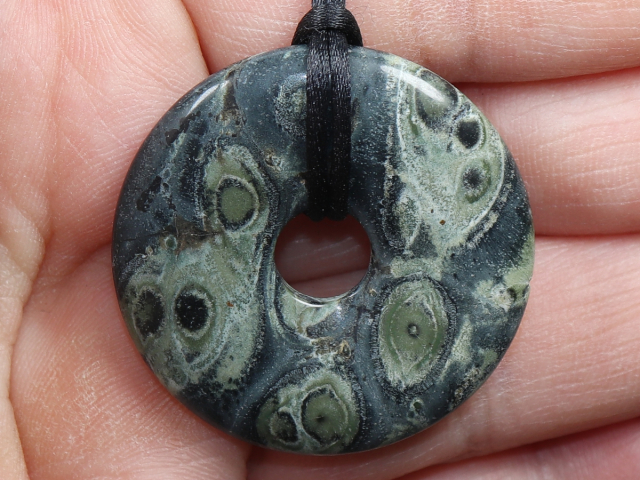 Kambaba-Rhyolith mit Band