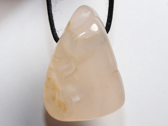 rosa Chalcedon mit Band oder Silber 925