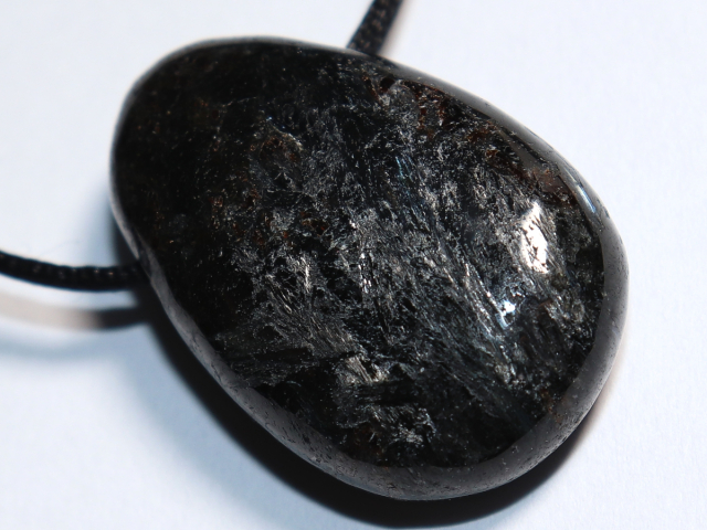Cummingtonit mit Band oder Silber 925