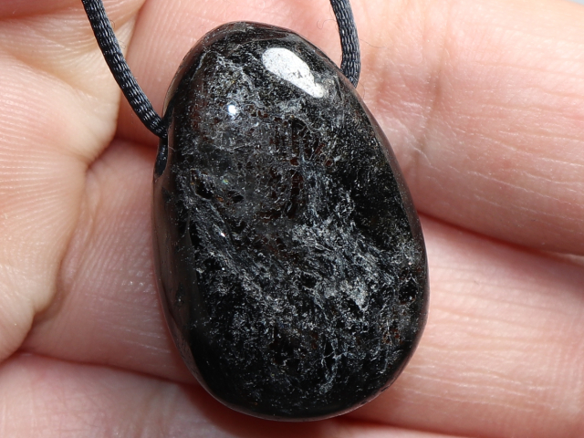 Cummingtonit mit Band oder Silber 925