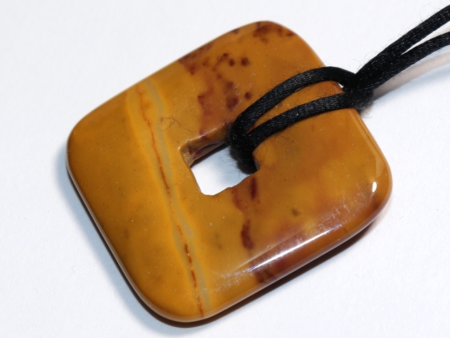 mookaite with cord