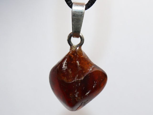 hessonite (garnet) with cord or silver 925