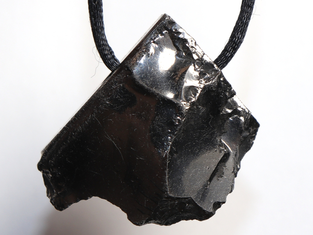 Preview: Edel-Shungit mit Band oder Silber 925