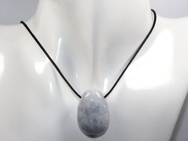 Preview: blauer Calcit mit Band oder Silber 925