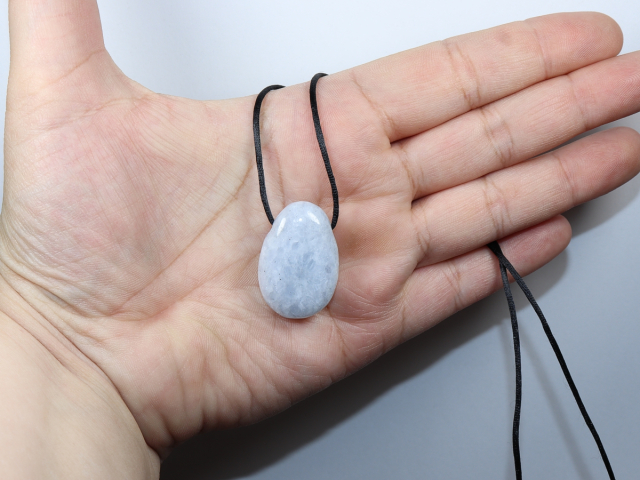 blauer Calcit mit Band oder Silber 925