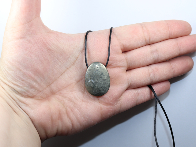 Pyrit mit Band oder Silber 925