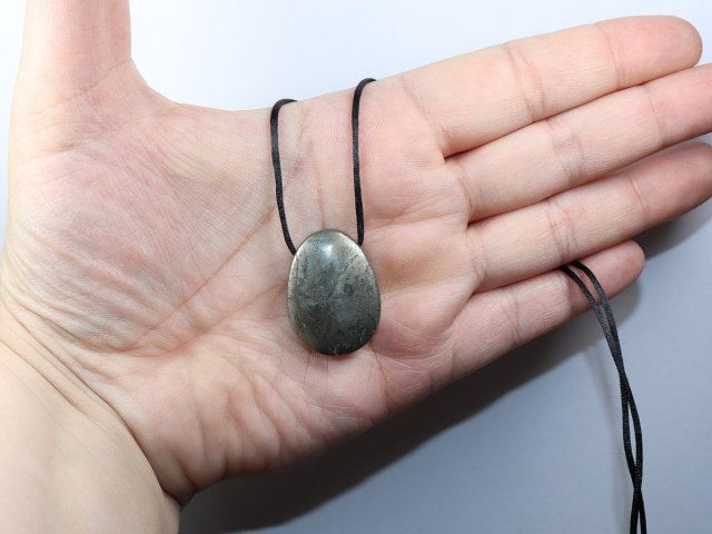 Pyrit mit Band oder Silber 925