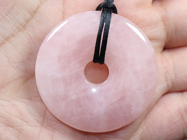 rose quartz with cord