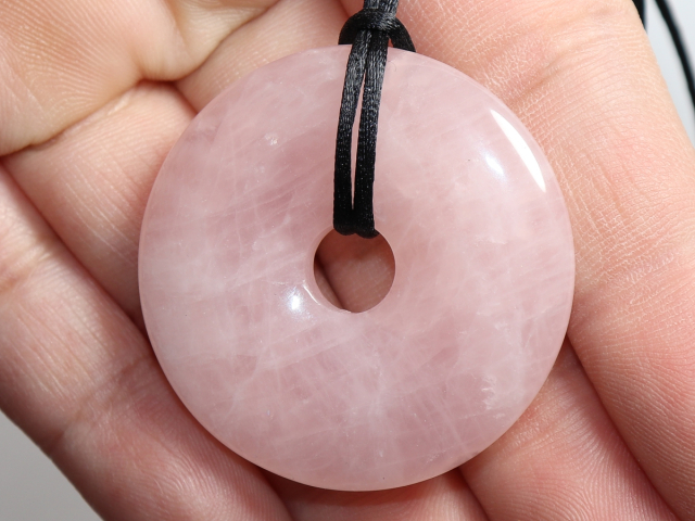 rose quartz with cord