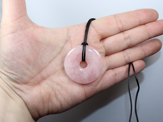 rose quartz with cord