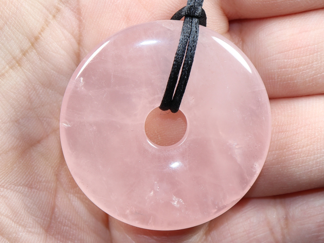 rose quartz with cord