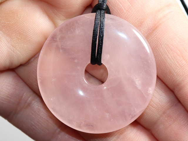 rose quartz with cord