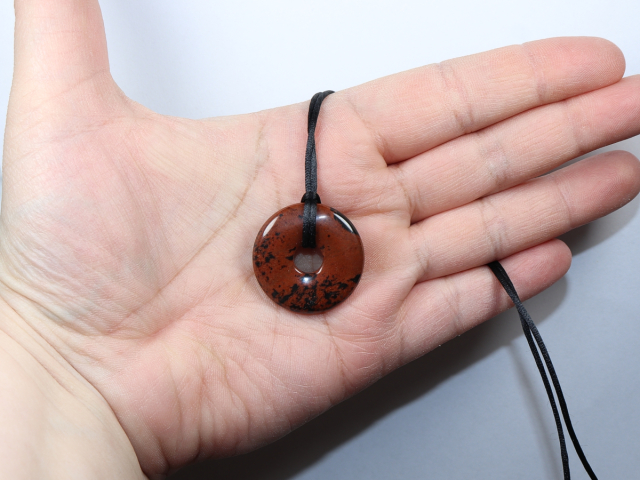 Mahagoniobsidian mit Band