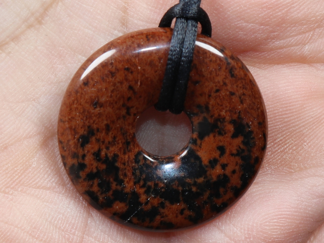 Mahagoniobsidian mit Band