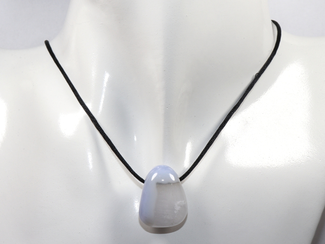 Chalcedon mit Band oder Silber 925