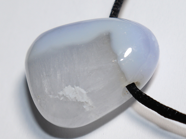 Chalcedon mit Band oder Silber 925