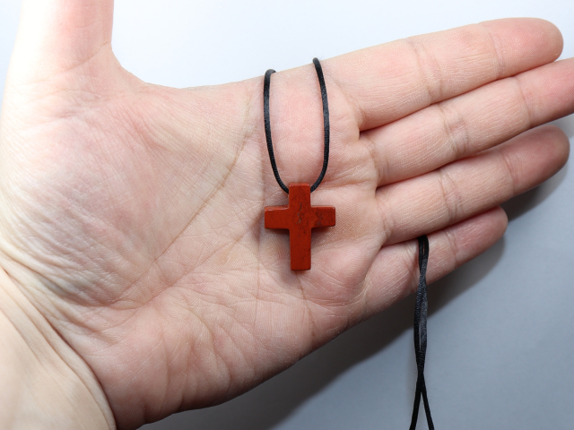 roter Jaspis mit Band