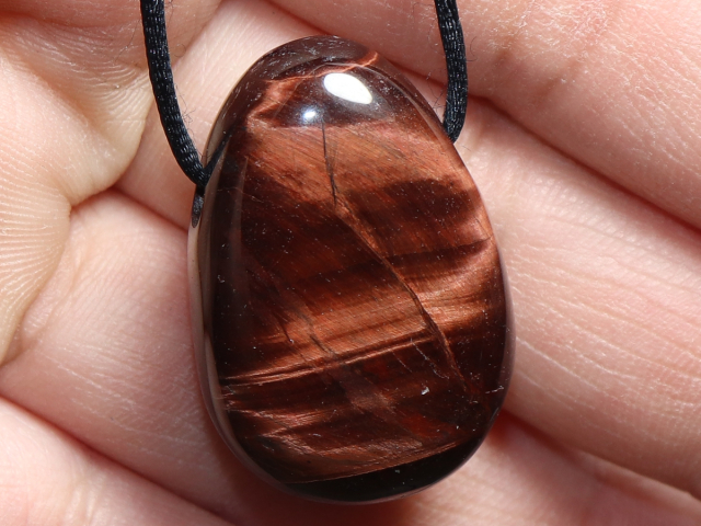 rotes Tigerauge mit Band oder Silber 925